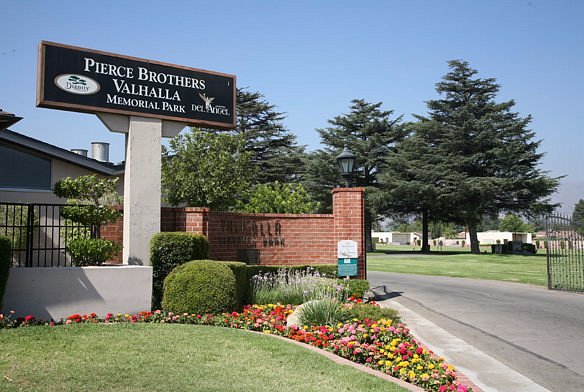 Grave for sale - Pierce Brothers Valhalla Memorial Park - North Hollywood (2 spaces): CB-900081