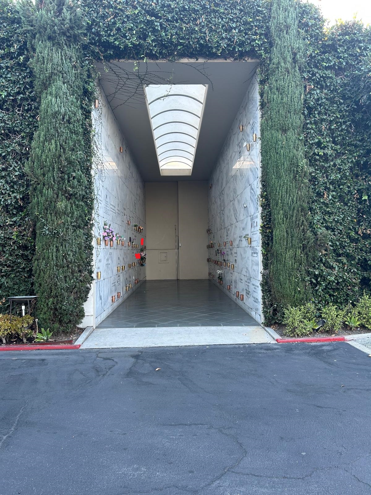 Mausoleum for sale - Hollywood Forever Cemetery (3 spaces): CB-900091